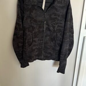 Lululemon Scuba Black Camouflage Zip-Up Jacket